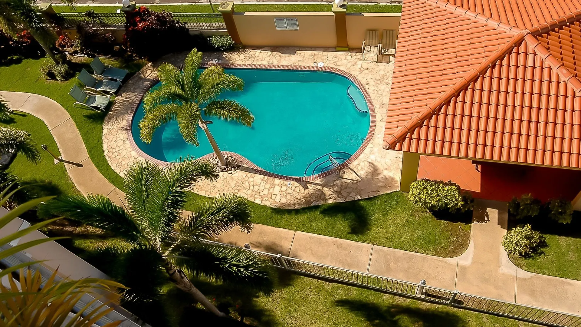 Front Beach Luxury Apartment Rincon