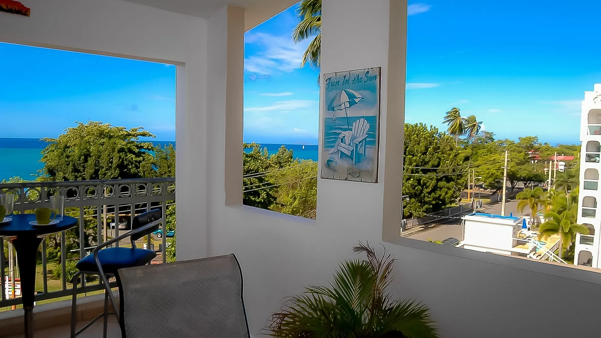 Front Beach Luxury Apartment Rincon